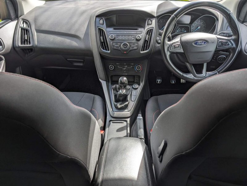 FORD FOCUS