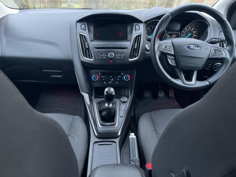 FORD FOCUS