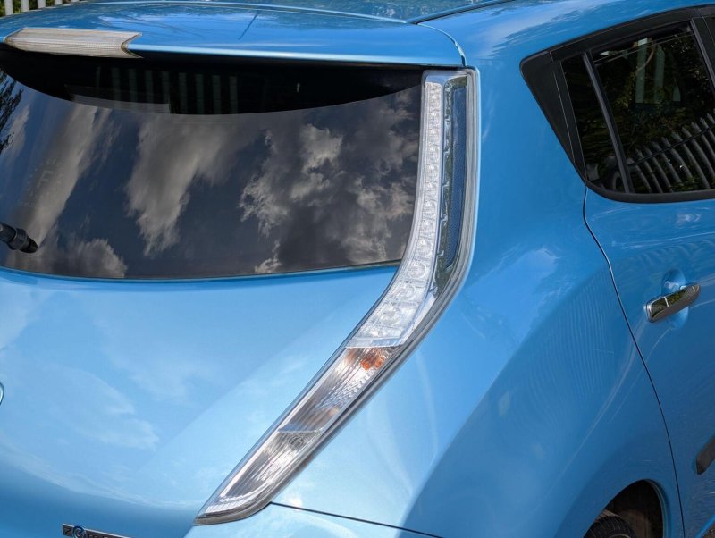NISSAN LEAF