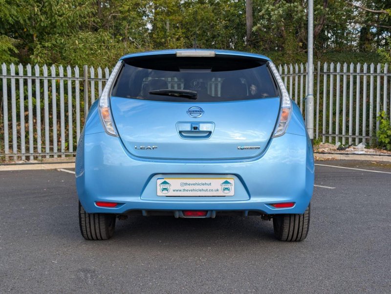 NISSAN LEAF