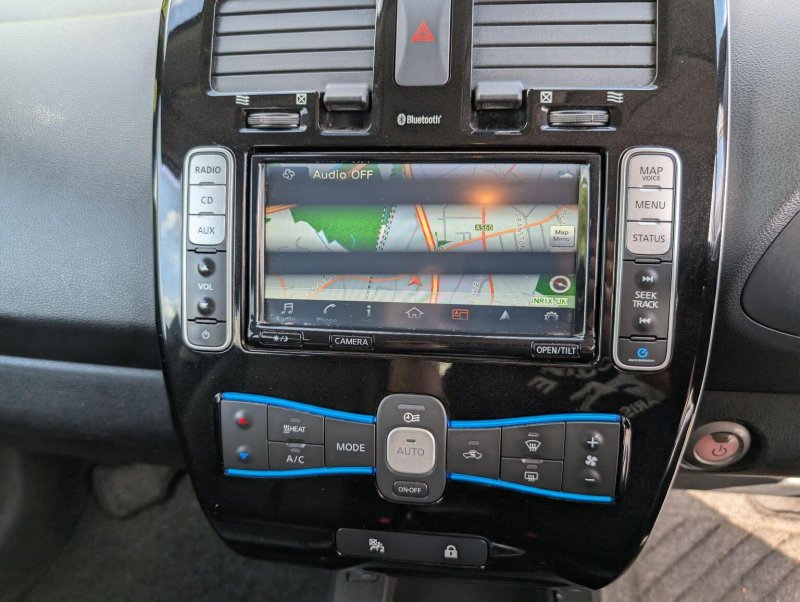 NISSAN LEAF
