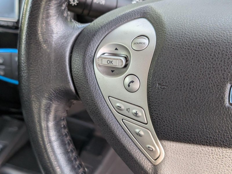 NISSAN LEAF